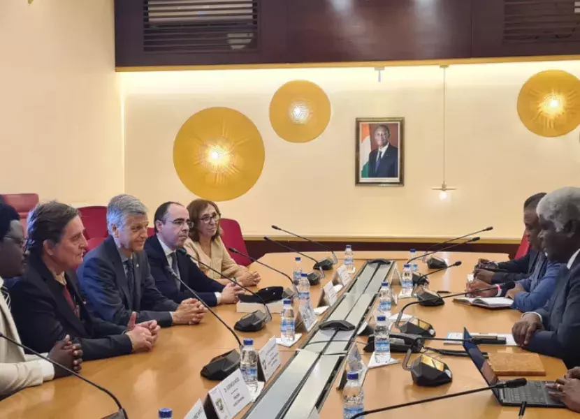 El Instituto Cervantes inaugura el Aula Cervantes de Abiyán (Costa de Marfil)