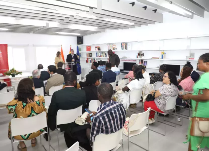 El Instituto Cervantes inaugura el Aula Cervantes de Abiyán (Costa de Marfil)