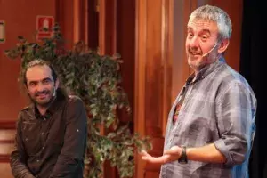 El café-teatro se acercó lúdicamente a los secretos de la mente