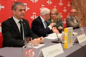 Víctor García de la Concha conversa con Ana Rosa Semprún