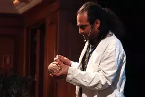 El actor Vicente de Souza explicó conceptos relacionados con el cerebro