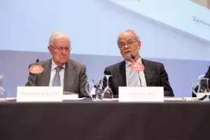 Victor García de la Concha, director del Instituto Cervantes, y Javier Nadal Ariño, vicepresidente ejecutivo de la Fundación Telefónica