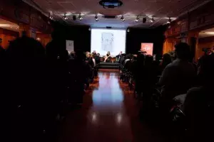 La directora de Cultura del Cervantes, Montserrat Iglesias ha ejercido de moderadora