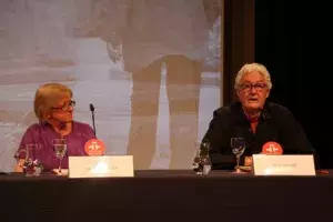 Félix Grande recitó algunos poemas del autor