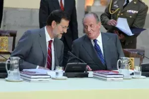 El rey don Juan Carlos y el presidente del Gobierno, Mariano Rajoy