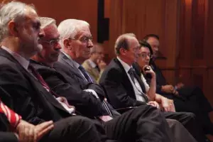 Víctor García de la Concha, director del Instituto Cervantes, junto a José Manuel Blecua, director de la Real Academia Española
