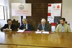 Durante la firma del convenio de colaboración entre ambos organismos