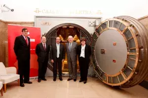 Foto de familia en la Caja de las Letras
