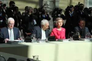 La reina doña Sofía preside la Reunión del Patronato del Instituto Cervantes