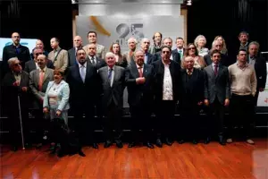 Foto de familia en la sede central del Instituto Cervantes
