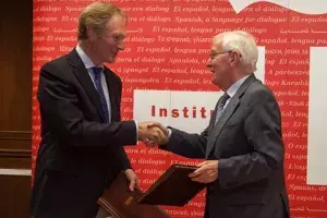El director general del INAEM y el director del Instituto Cervantes sellan el acuerdo