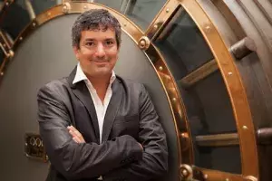 El escritor y traductor  Santiago Roncagliolo