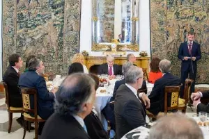 Don Felipe durante el brindis