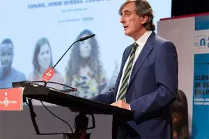 El director Académico del Instituto Cervantes, Julio Martínez Mesanza