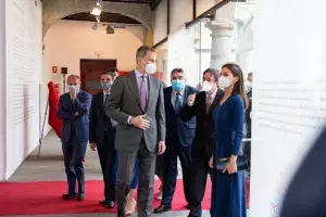 Don Felipe y Doña Letizia han recorrido una parte de la Biblioteca Patrimonial del Instituto Cervantes