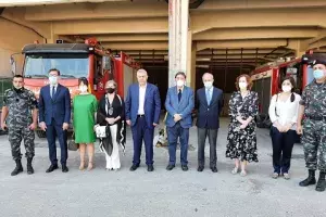 Con bomberos