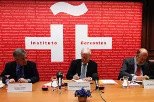 Durante la firma del convenio