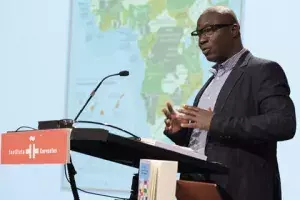 Koffi Firmin Yao, profesor de español en la Universidad Félix Houphouël-Boigny de Abiyán