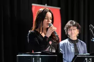 Ángeles Mora con su hija, Cristina Mora