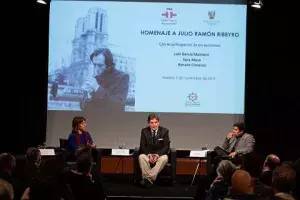 Diálogo para finalizar el homenaje