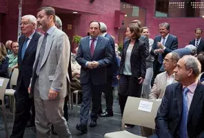 Momentos antes de comenzar la inauguración de la Reunión Anual de Directores del Instituto