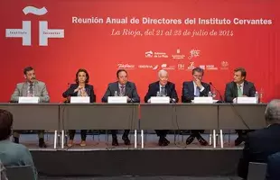 Directivos del Cervantes debatiendo