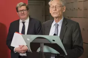 Durante el discurso de John H. Elliott