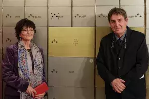 Ángeles Mora junto a Luis García Montero