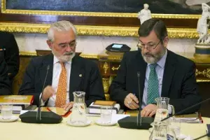 El secretario general del Instituto Cervantes y el director de la Real Academia Español