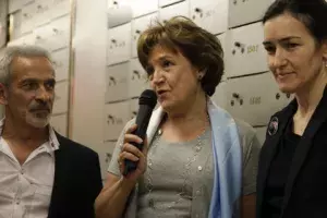 Carmen Caffarel, presenta el acto acompañada por Ángeles González-Sinde,  y Víctor Ullate.
