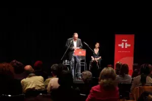 Los actores Jesús Prieto y Ana Otero participan en el homenaje a las escritoras