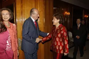 La directora del Instituto Cervantes, Carmen Caffarel, es recibida por Sus Majestades los Reyes