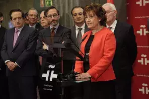 Carmen Caffarel, exdirectora del Instituto Cervantes, dedica unas palabras al nuevo director del Instituto