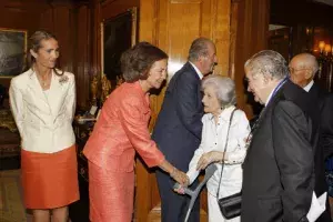 Llegada al Palacio de la Zarzuela de los escritores Ana María Matute y Antonio Gamoneda
