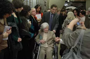 Ana María Matute ha sido recibida por numeroso público y amigos