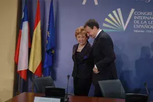 El presidente del Gobierno español y Carmen Caffarel, al término de la presentación del congreso