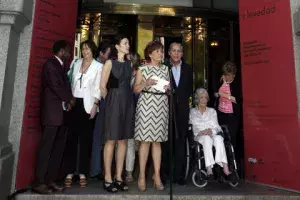 Presentación de El Día E a las puertas de la sede central