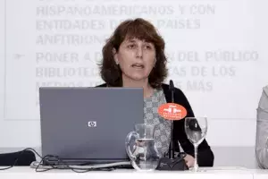 María Victoria Rubini, jefa del departamento de Gestión Comercial del Instituto Cervantes, durante su intervención.
