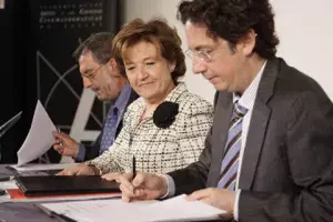 Enrique González Macho, Carmen Caffarel y Carlos Cuadros