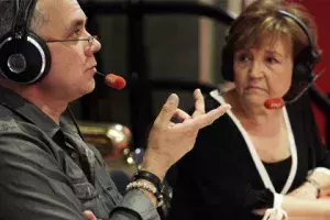Jaun Ramón Lucas, peiodista, y Carmen Caffarel, directora del Instituto Cervantes