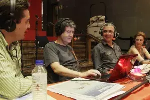 Juan Ramón Lucas, realiza en directo el programa «En días como hoy»