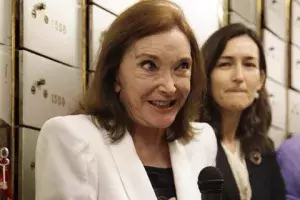 Nuria Espert, actriz y directora escénica, comenta el objeto que ha depositado como legado en la Caja de las Letras.