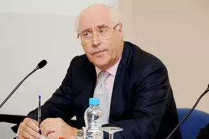 Rafael Miranda, presidente de la Fundación Endesa, durante su intervención.