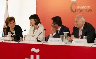 Carmen Caffarel ha calificado de “hito histórico” la participación de tres ministros en las Jornadas de Directores, algo que se produce por primera vez.