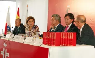 Carmen Cafarel agradece la entrega de las Obras Completas de Pereda 