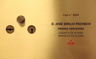 Inscripción en la celda 1525 que guardará el legado de Pacheco hasta el año 2110.