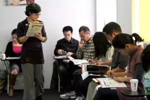 Una de las aulas del IC de Tokio en la reanudación de las clases tras el terremoto.