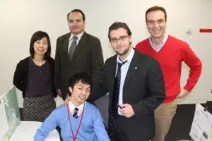 Parte del equipo del IC de Tokio