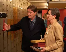 Isabel Sampedro, hija del escritor introduce el legado de su padre junto al director del Cervantes, Luis García Montero Isabel Sampedro, hija del escritor, introduce el legado de su padre