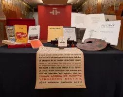 El legado «in memoriam» de Max Aub lo componen primeras ediciones de las revistas Crímenes ejemplares (1957) y Sala de espera (1960), El Correo de Euclides, la paleta que Max Aub utilizó para pintar los “Campalans”, y primeras ediciones de sus libros